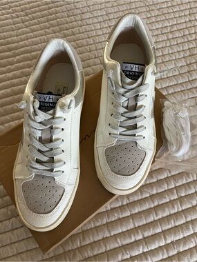 Vintage Havana White and Light Gray Low-Top Sneakers